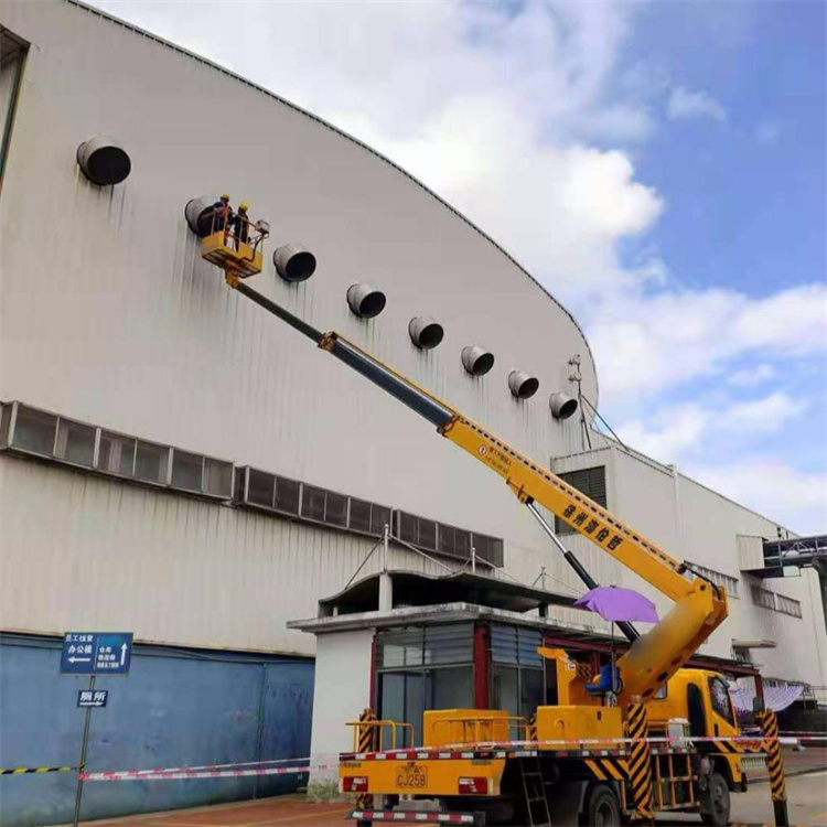 沂南高空作业车出租服务：专业广告牌安装解决方案