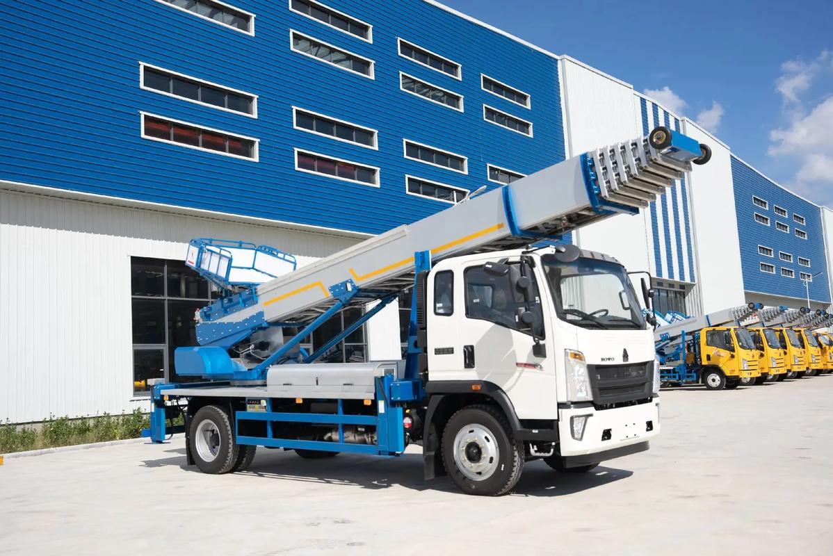 沂南出租云梯车高空作业车 建筑垃圾搬运